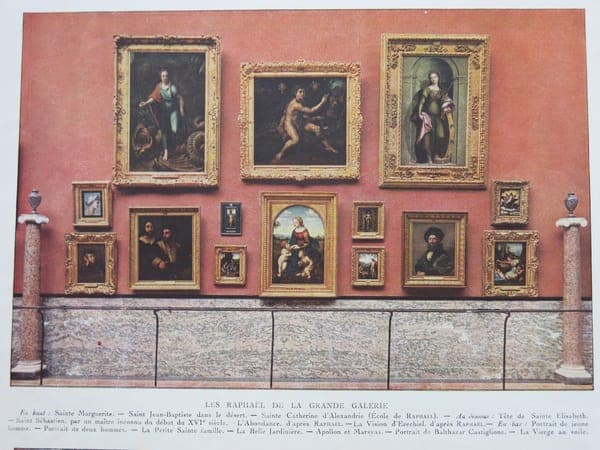 Louvre 1929 - les Raphaël dans la Grande Galerie