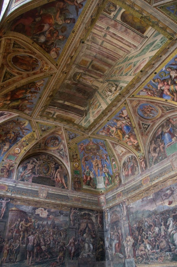 Sala di Costantino 02