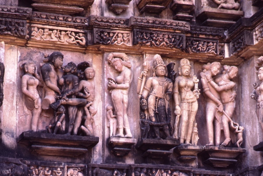 4. Khajuraho Laksmana mithunas- apsarases