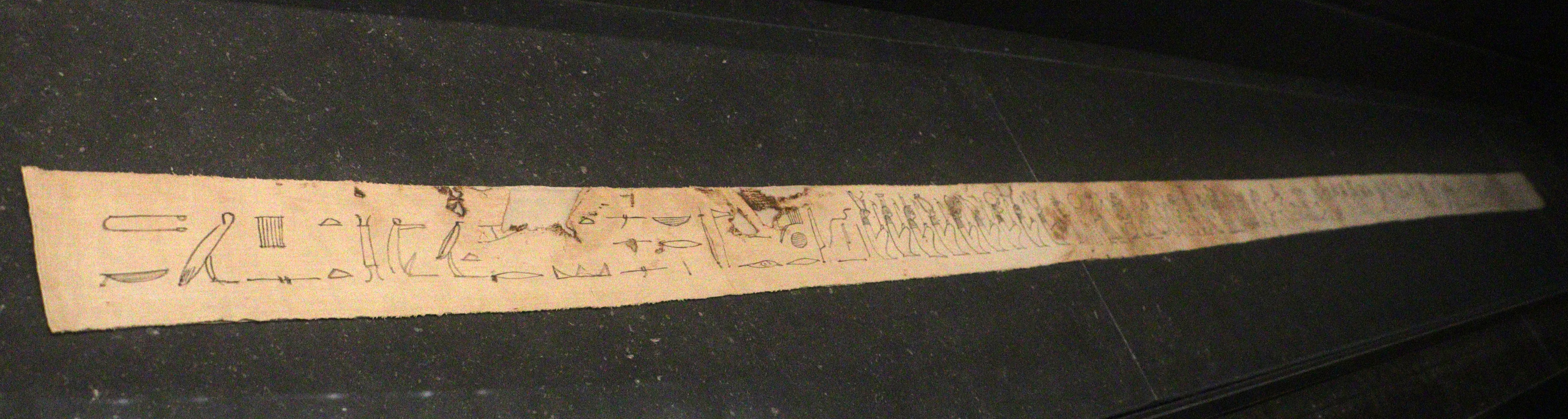 Egitto, bendaggio da mummia con estratti dal libro dei morti, 300 ac ca. 01